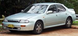 NISSAN BLUEBIRD green