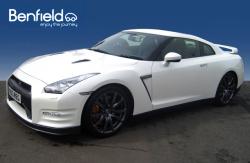 NISSAN GT-R 3.8 white