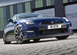 NISSAN GT-R blue