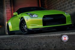 NISSAN GT-R green