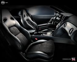 NISSAN GT-R interior