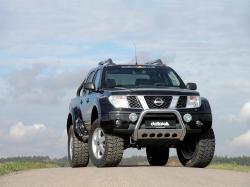 NISSAN NAVARA black