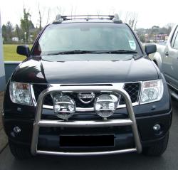 NISSAN NAVARA black