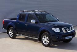 NISSAN NAVARA blue