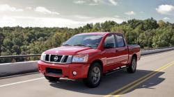 NISSAN NAVARA red