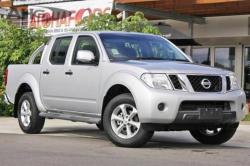 NISSAN NAVARA silver