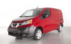 NISSAN NV200 red