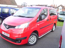 NISSAN NV200 red