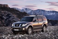 NISSAN PATHFINDER 2.5 DCI brown