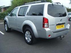 NISSAN PATHFINDER 2.5 DCI engine