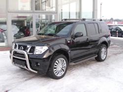 NISSAN PATHFINDER black