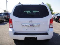 NISSAN PATHFINDER white