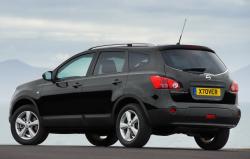 NISSAN QASHQAI black