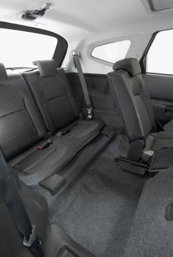 NISSAN QASHQAI interior