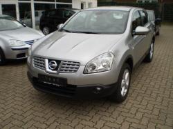 NISSAN QASHQAI silver