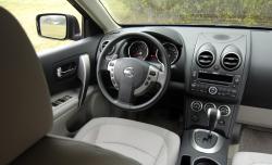 NISSAN ROGUE interior