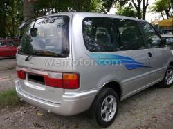 NISSAN SERENA 1.6 interior