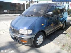 NISSAN SERENA blue