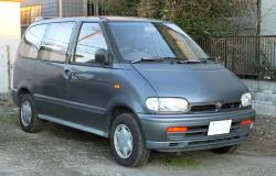 NISSAN SERENA white