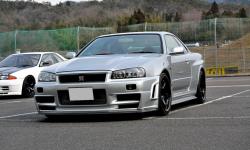 NISSAN SKYLINE silver