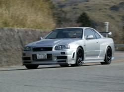 NISSAN SKYLINE silver