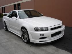 NISSAN SKYLINE white