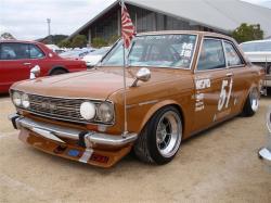 NISSAN SUNNY brown