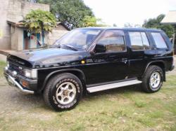 NISSAN TERRANO II black