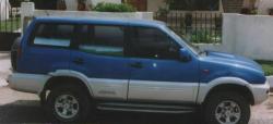 NISSAN TERRANO II interior