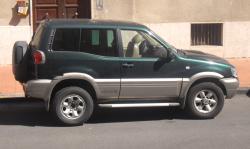 NISSAN TERRANO II silver