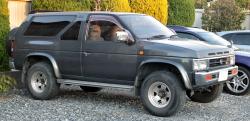 NISSAN TERRANO black