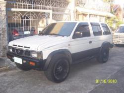 NISSAN TERRANO white