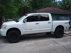 NISSAN TITAN 4X4 white