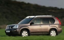 NISSAN X-TRAIL brown