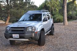 NISSAN XTERRA 4X4 brown