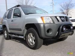 NISSAN XTERRA 4X4 red