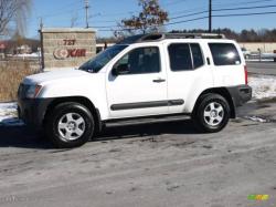 NISSAN XTERRA 4X4 white