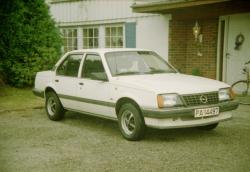 OPEL ASCONA 1.3 interior