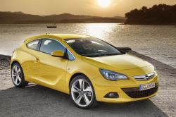 OPEL ASTRA GTC green