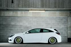 OPEL ASTRA GTC white