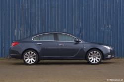 OPEL INSIGNIA blue