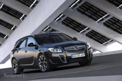 OPEL INSIGNIA green