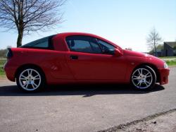 OPEL TIGRA red