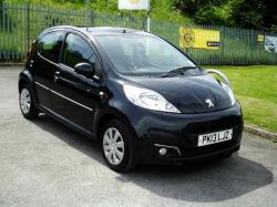 PEUGEOT 107 1.0 black