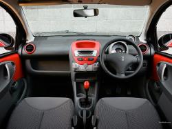 PEUGEOT 107 interior