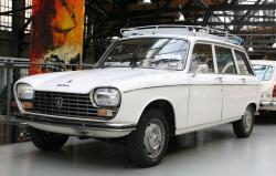 PEUGEOT 204 BREAK interior