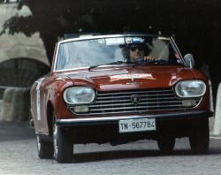 PEUGEOT 204 interior