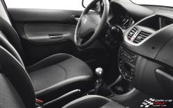 PEUGEOT 206 1,4 interior