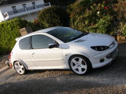 PEUGEOT 206 white