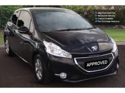 PEUGEOT 208 1.2 black